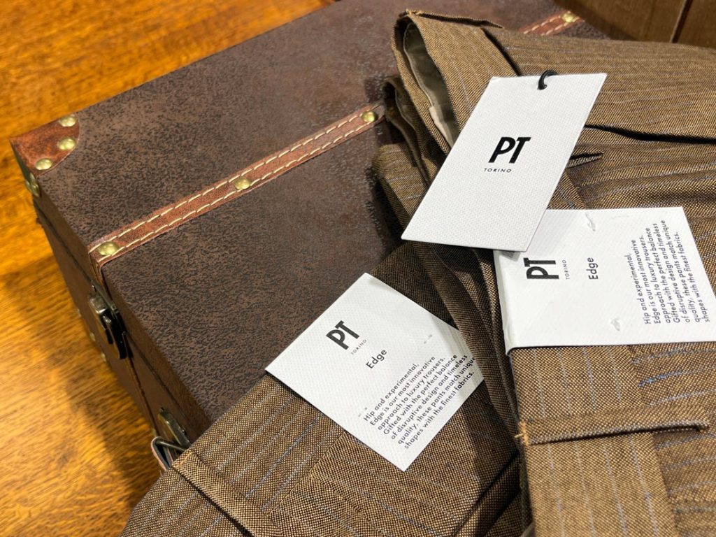 夏に映えるブラウンパンツが魅せる涼やかさ！！