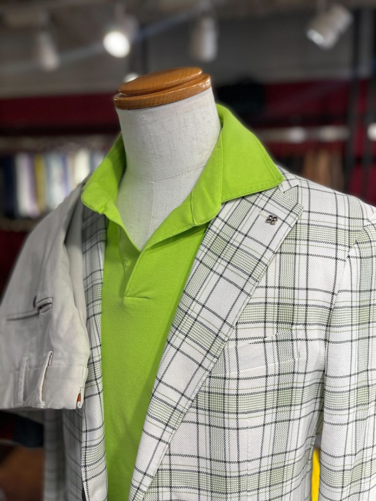 きれい色が映える理由。イタリア服に学ぶ“大人のカラーコーデ術”