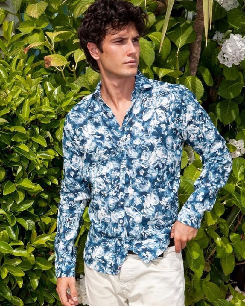 イタリア柄シャツ　白×ネイビーの花柄シャツ