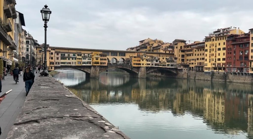フィレンツェのポンテ・ヴェッキオ（歴史的シンボル）
