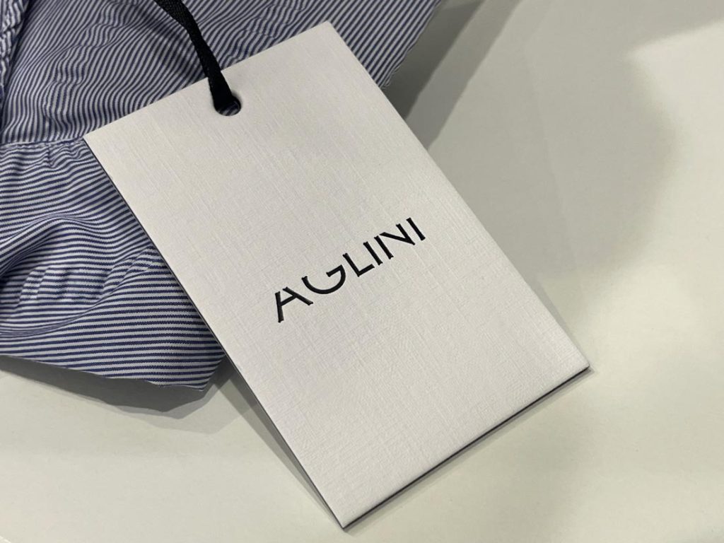 シンプルながらも個性が光る＜AGLINI＞のシアサッカーシャツ、是非お試しください。
