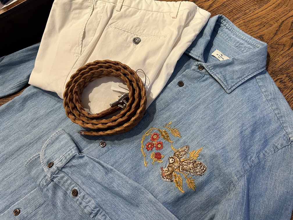 ETRO フクロウ 刺繍 デニム デニムシャツ インディゴブルー 胸元の刺繍 デザイン ステッチ コットン made in italy コーディネート　イタリアンカジュアル