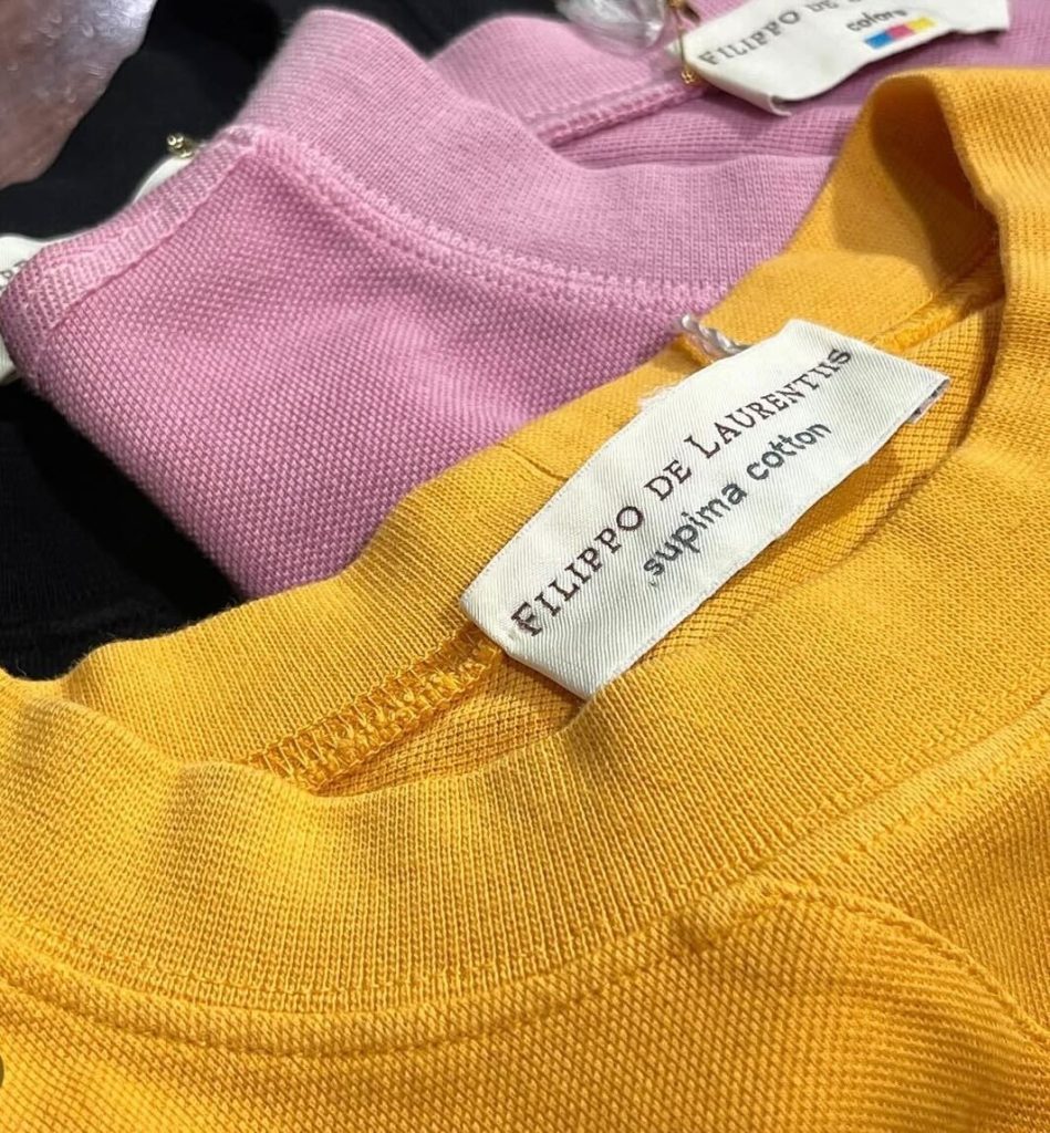 スーピマコットンの発色が美しいイエローとラベンダーのニット（FILIPPO DE LAURENTIIS）