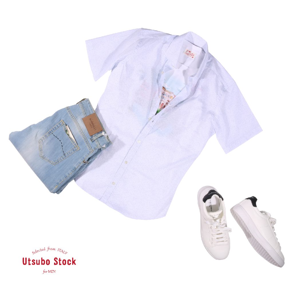 ＜POGGIANTI 1958＞の半袖シャツとデニム、白いスニーカーを合わせたカジュアルスタイル。爽やかで清潔感のある夏のコーディネート。