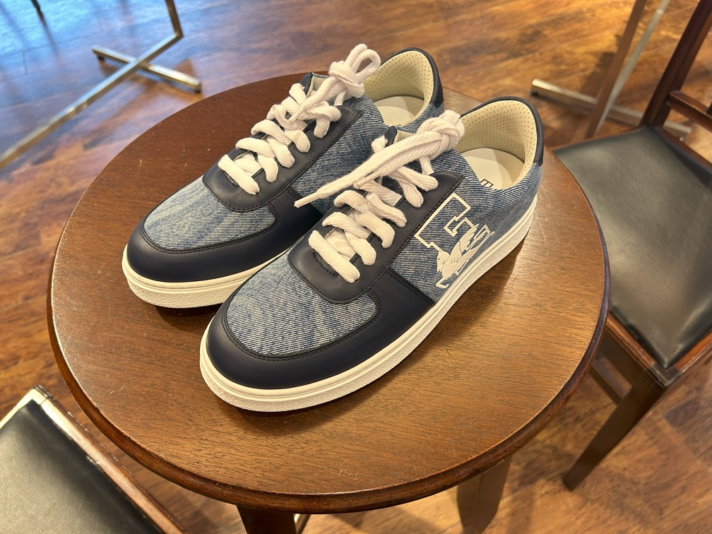 ETROのデニム×ネイビーのローカットスニーカー正面ビュー