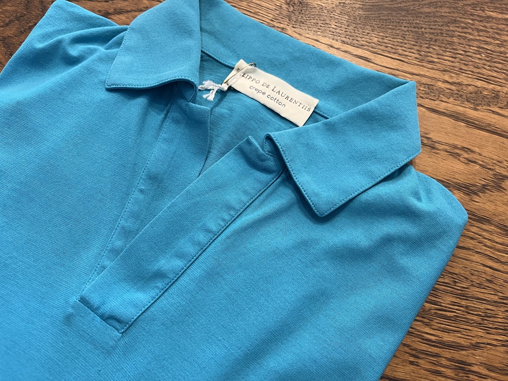 フィリッポ・デ・ローレンティスのスキッパーポロシャツの全体写真（平置き）