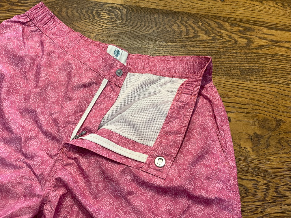 ROSI COLLECTIONスイムウェアのインナーメッシュとウエスト内側のディテール