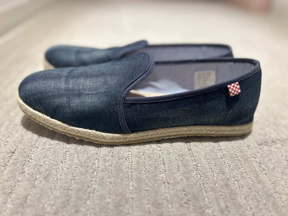 Saint Barthのウォッシュドコットン素材スリッポン（横からの全体）