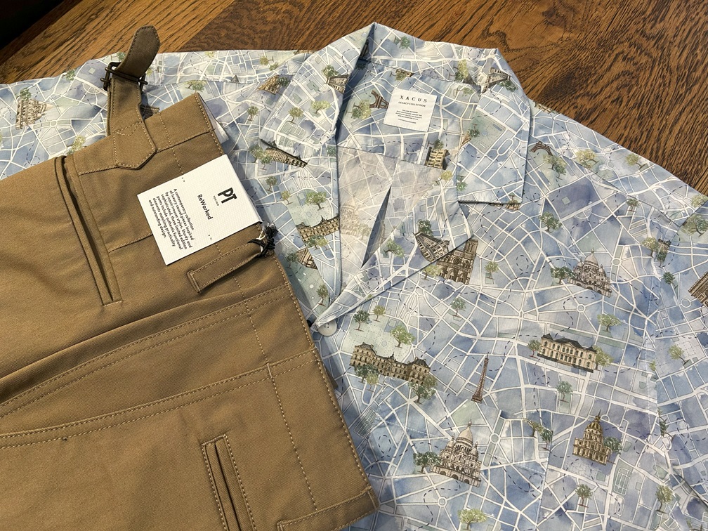 XacusのシャツとPTのパンツを組み合わせたコーディネート提案