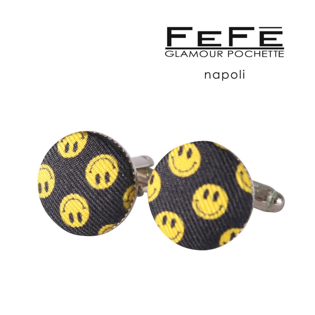 FEFE(フェフェ)スマイル柄カフスボタン – ユニークでポップな大人の小物