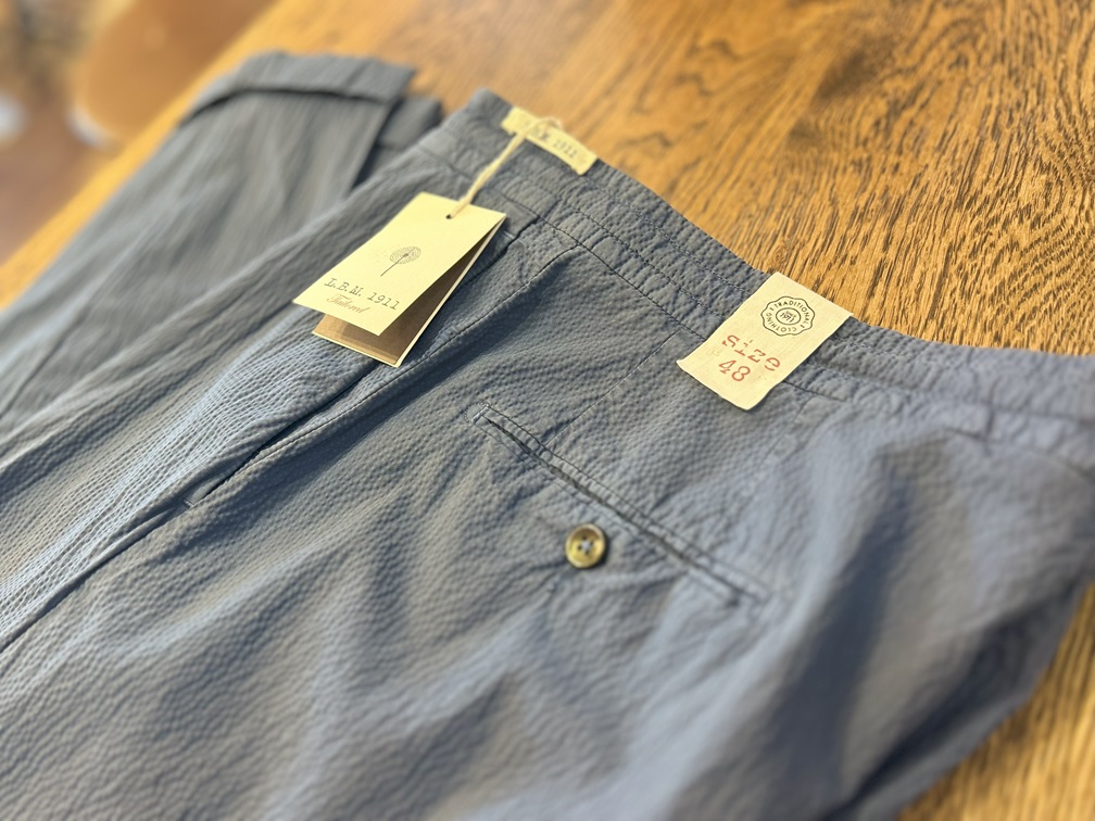 L.B.M.1911のシアサッカーパンツ バックスタイルとサイズタグ