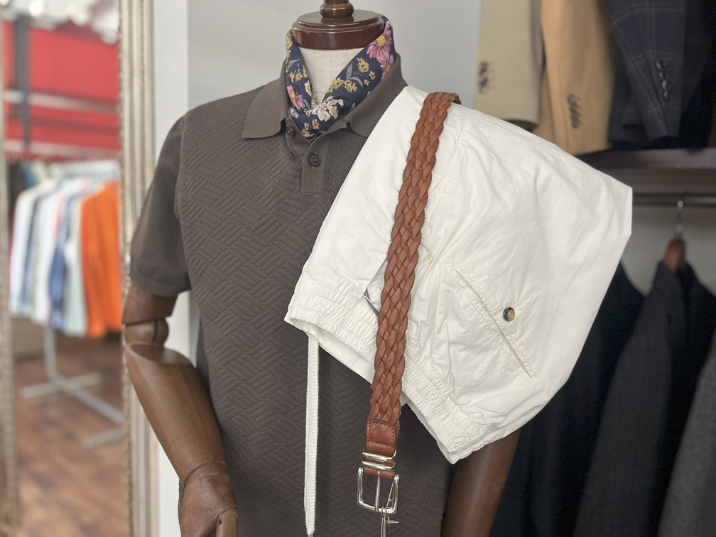 WOOL&COのポロシャツを白パンツと合わせた夏コーディネート