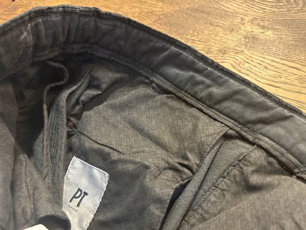 PT TORINO パンツ 内側のタグと裏地デザイン