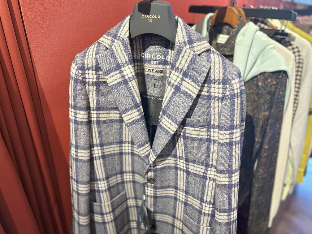 CIRCOLO1901チェックジャケットの正面を映した全体ビュー