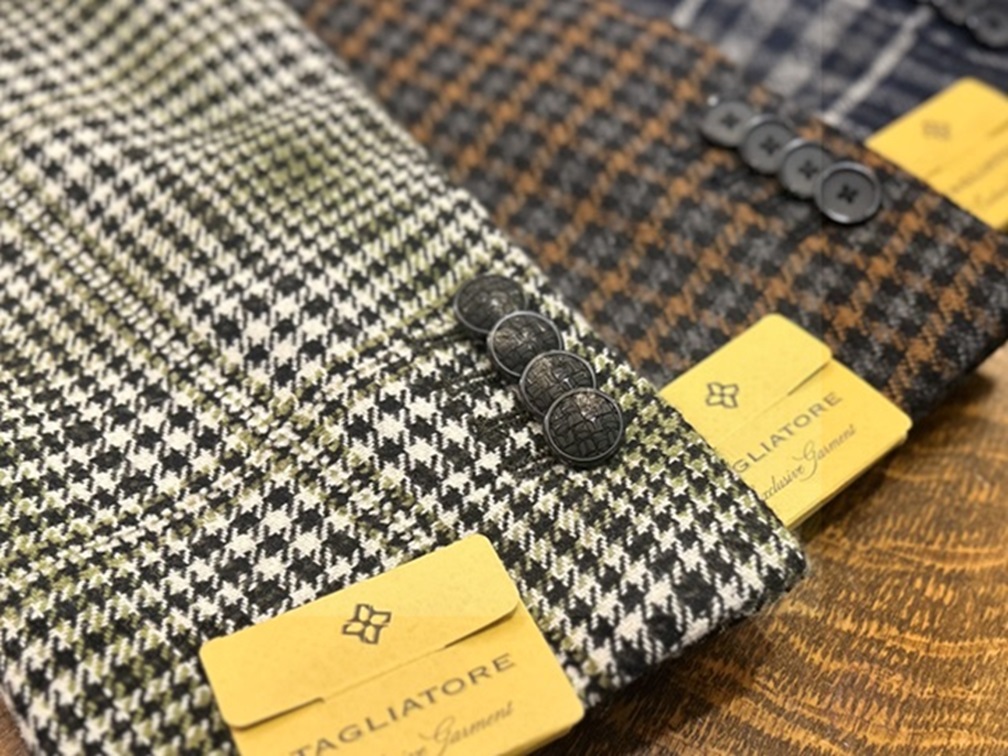 タリアトーレ ジャケットの袖口ボタンと千鳥格子ディテール（グリーン系・ブラウン系）