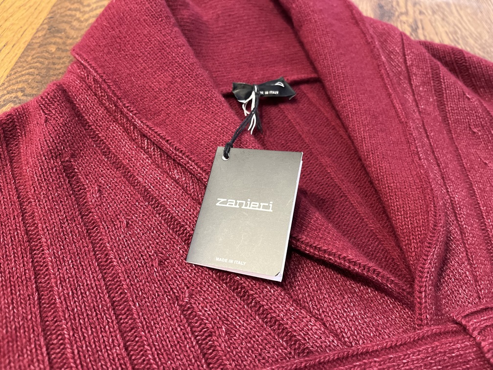 ZANIERIブランドタグとショールカラーのディテール