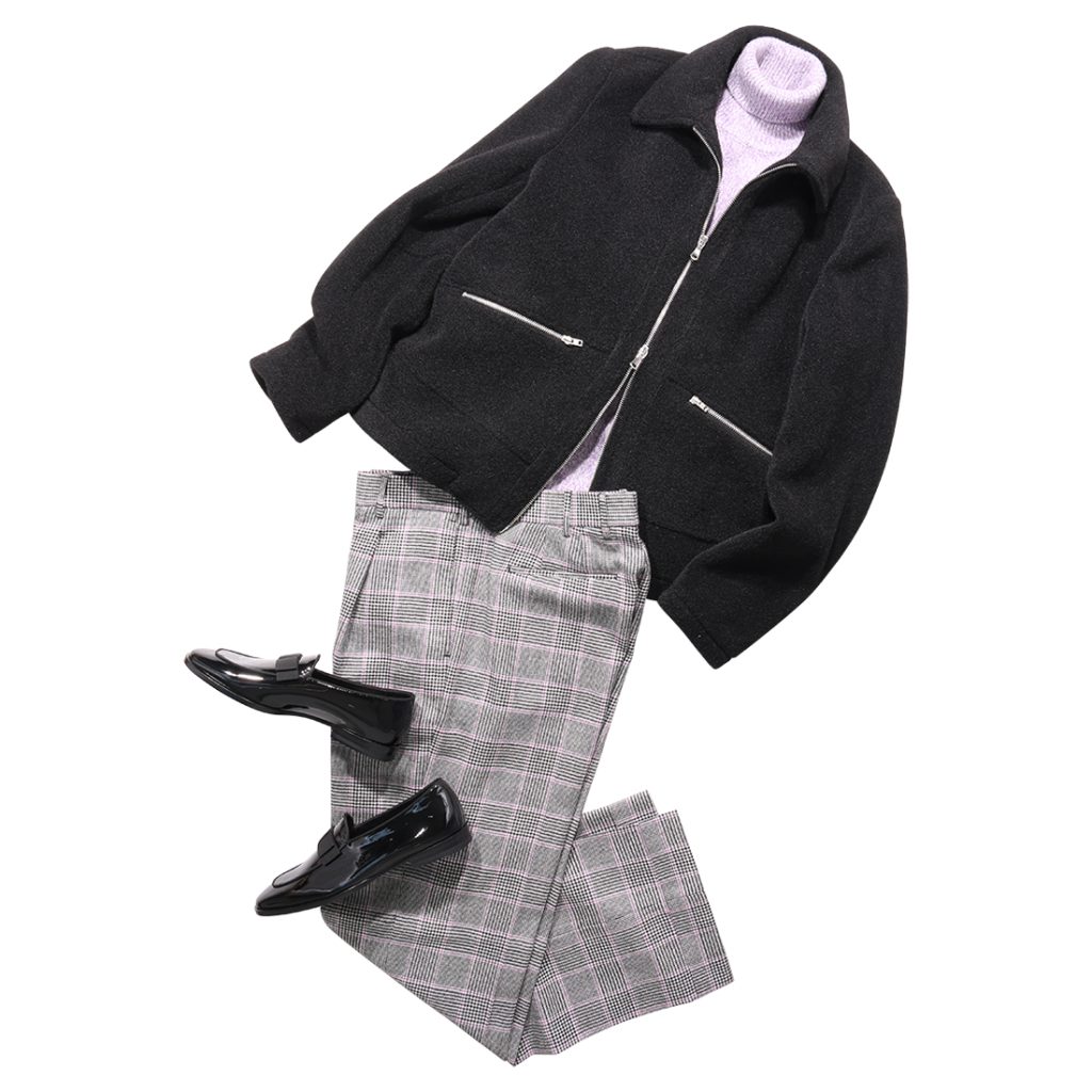 ブラックのジップアップブルゾンとラベンダーニットを組み合わせ、グレンチェックパンツとエナメルシューズでまとめた大人の上品な冬コーデ。上質素材と柔らかな色合いの調和が特徴のスタイリング。