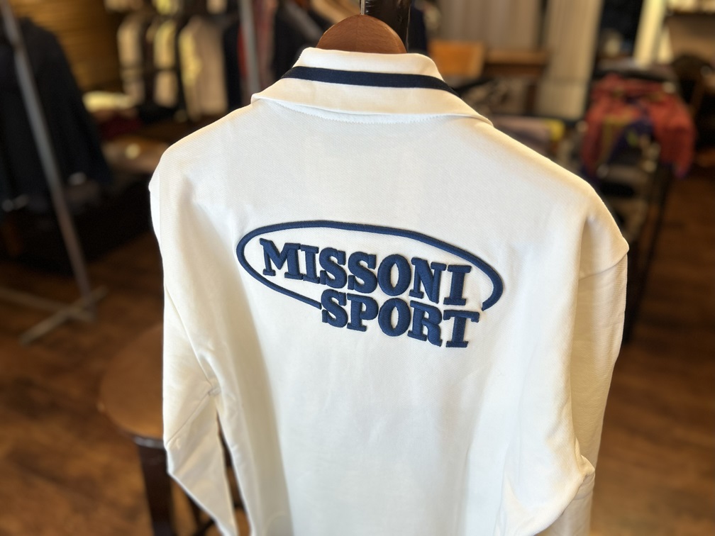 MISSONI SPORTの刺繍ロゴが入ったバックデザイン