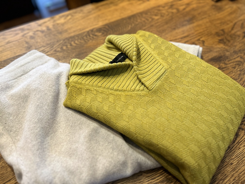 TAGLIATOREのライムグリーンショールカラーニット全体像