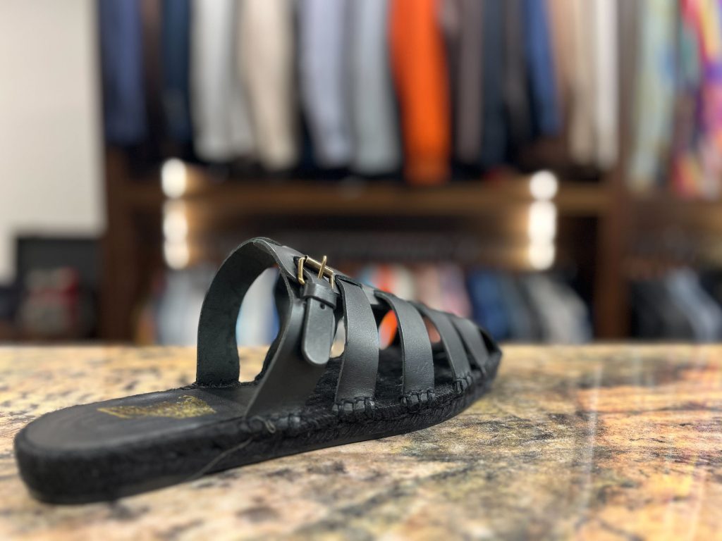ブラック レザーサンダル メンズ 夏サンダル フラットサンダル イタリアスタイル
