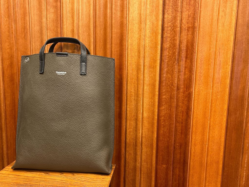 Daniel & Bob レザートートバッグ ブラック シボ革仕様 イタリア製 上品な大人バッグ Utsubo Stock
