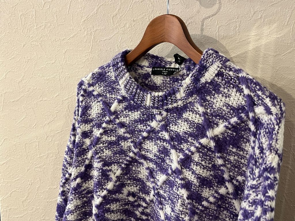 DANIELE FIESOLI 柄ニット 全体ハンガー写真