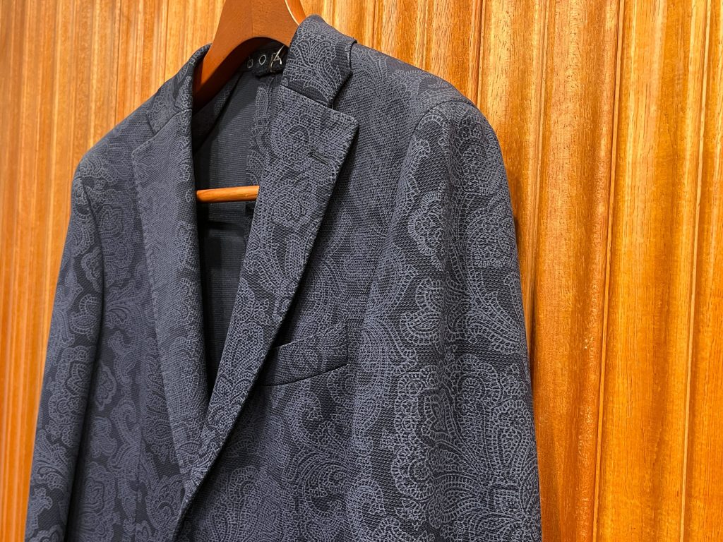 エトロ ネイビー ジャケット メンズ テーラード ペイズリー織り イタリア製 木目背景