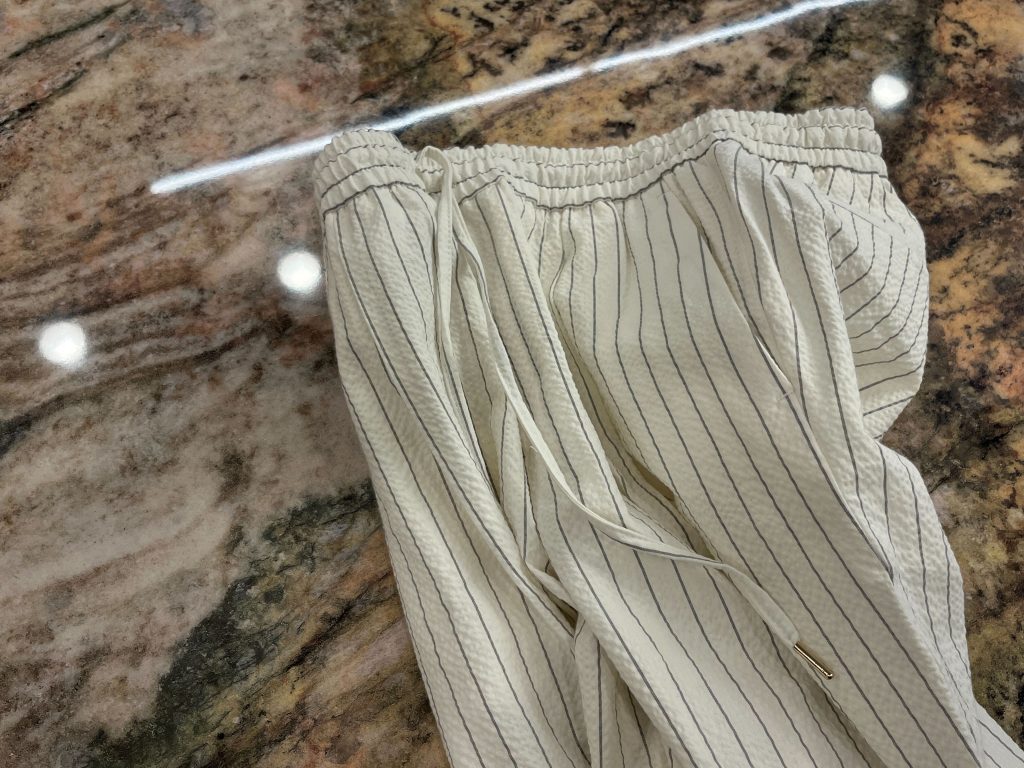 アイボリー ストライプ イージーパンツ メンズ シアサッカー ドローコード 春夏パンツ