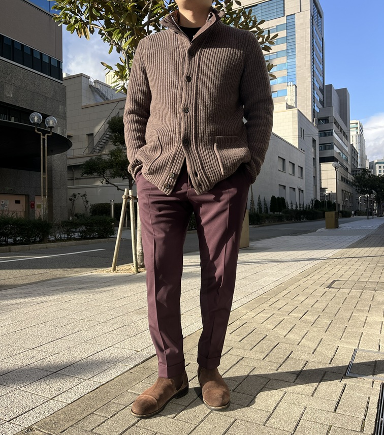 LAMANO ARTISANS ブラウン ニットブルゾン ボルドーパンツ メンズコーデ
