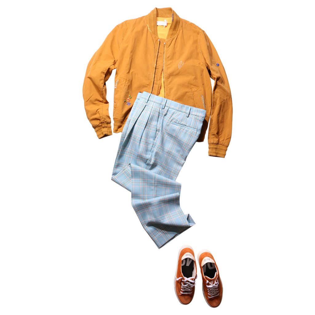 BOBオレンジブルゾンとPT TORINOチェックパンツを合わせた春のメンズコーデ