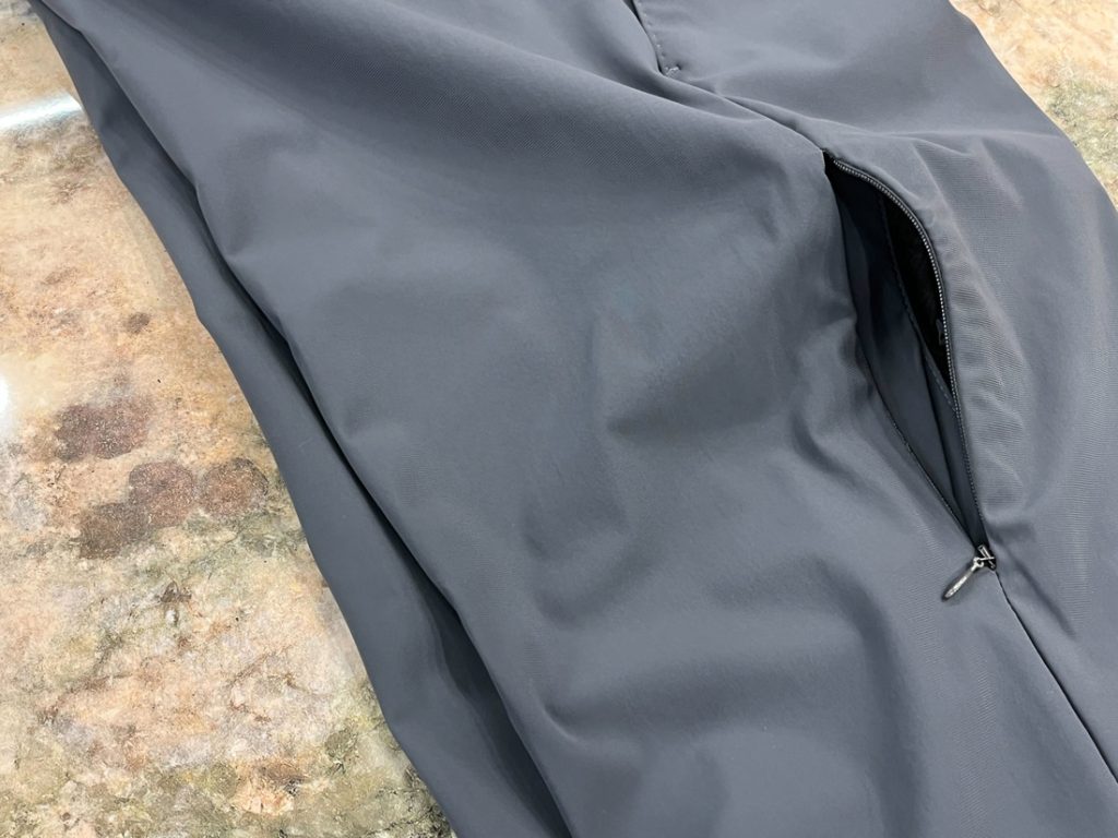 軽量ストレッチ素材の質感アップ