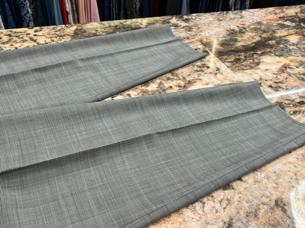 PT TORINO DODICIパンツのシルエット全体