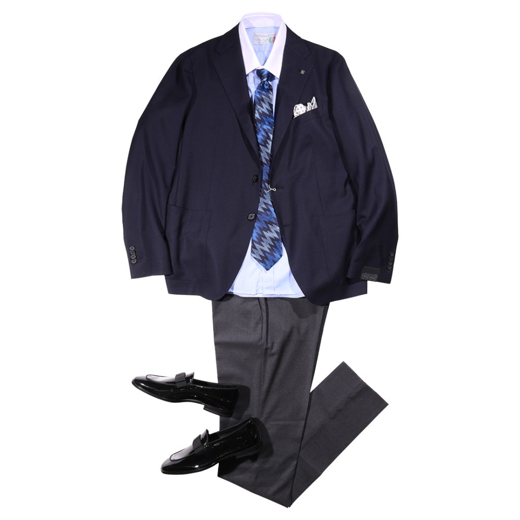 TAGLIATOREのジャケットにPOGGIANTI 1958クレリックシャツとMISSONIネクタイ、PT TORINOパンツを合わせたコーデ