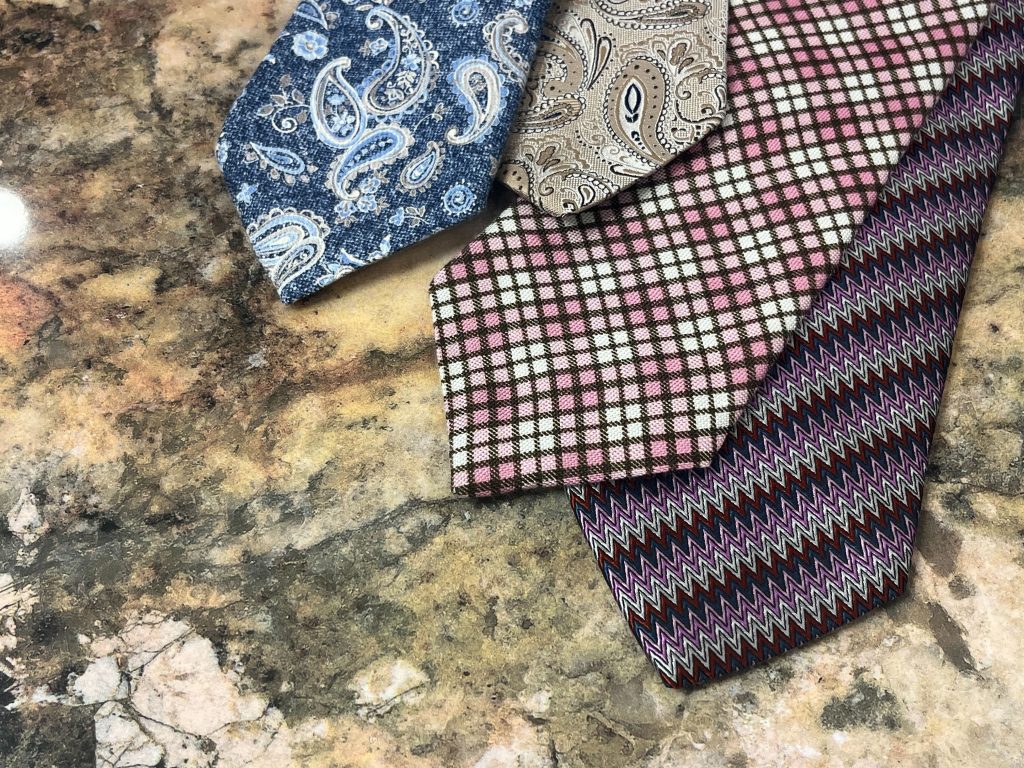 ネクタイコレクション ペイズリーやチェック柄などクラシックで華やかなデザインのラインナップ