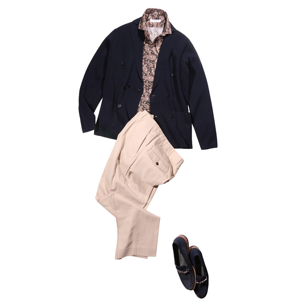 FILIPPO DE LAURENTIISのネイビーニットジャケットとGAZZARRINIのペイズリー柄シャツを合わせた上品なジャケパンスタイル